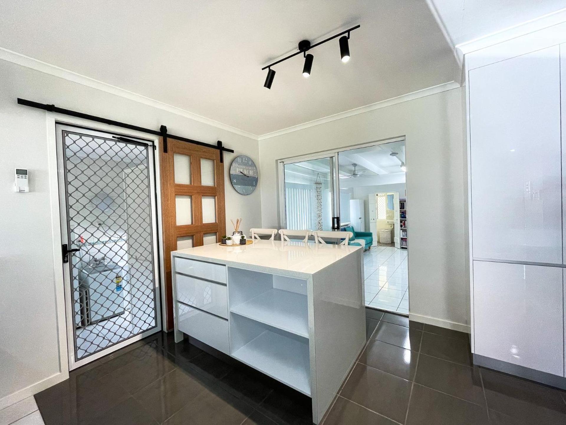 Beach House On Burrum- Close To Beach- 3Br- Wifi-Foxtel Woodgate Eksteriør bilde
